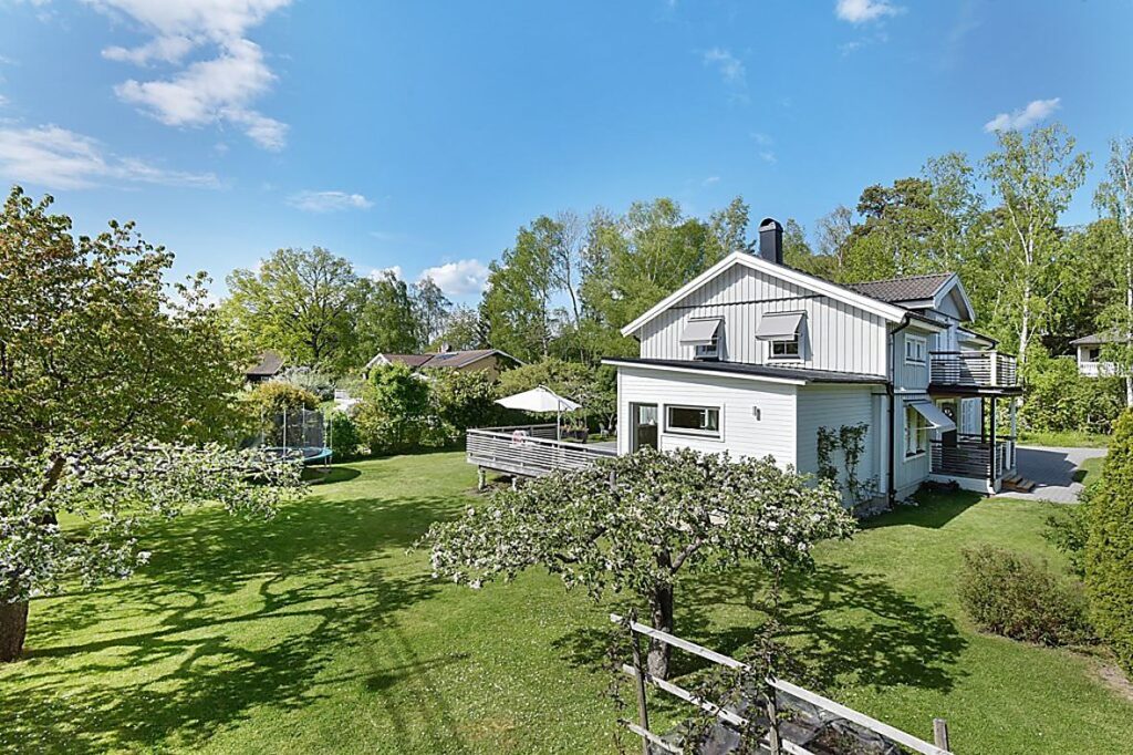 15. Tillbyggnad altan med stalracke Hasselby Solhem